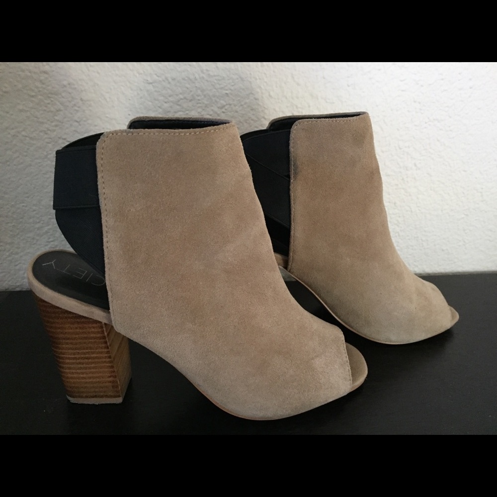 Sole Society Tan Suede Peep-toe Booties - Sz 8